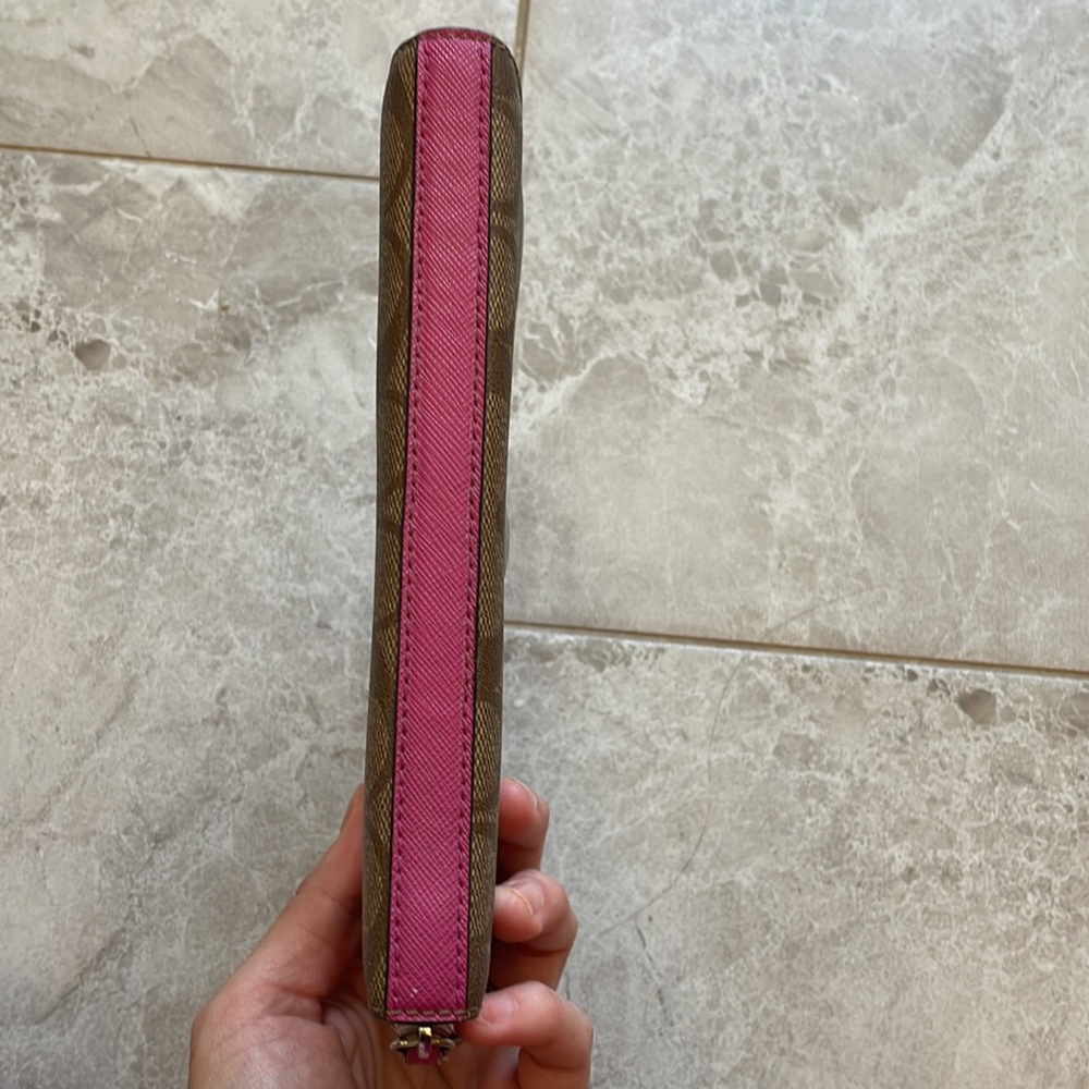 Coach Outlet Wallet - Picture 8 of 8